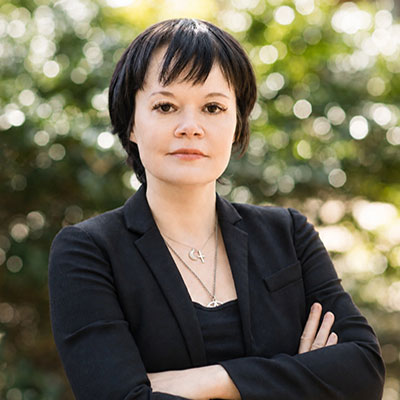 Dr. Corina Schulze					 