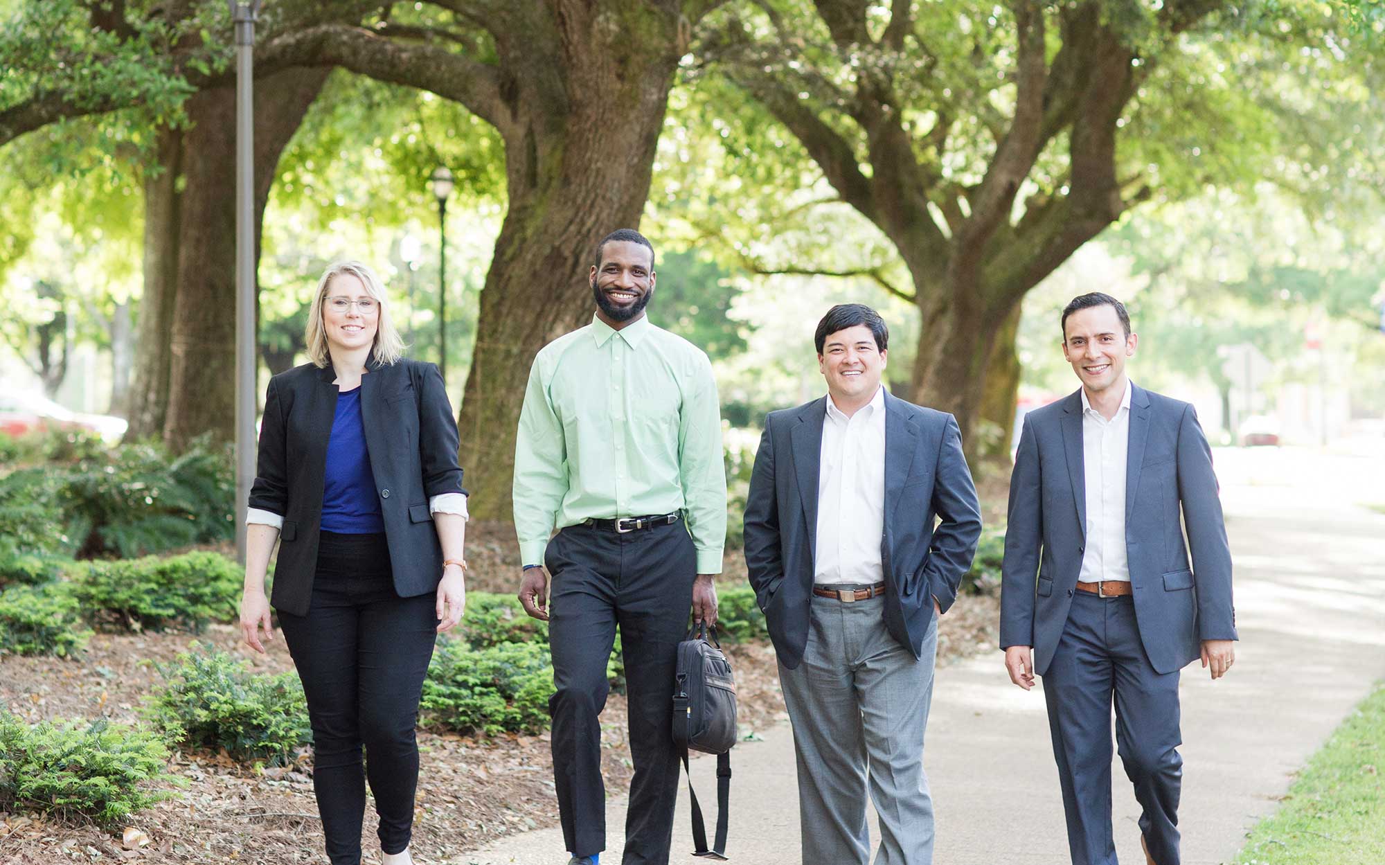 MCOB students walking on campus